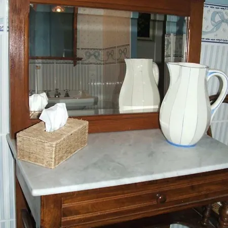 Le Domaine De Pomone Guest house Woinville